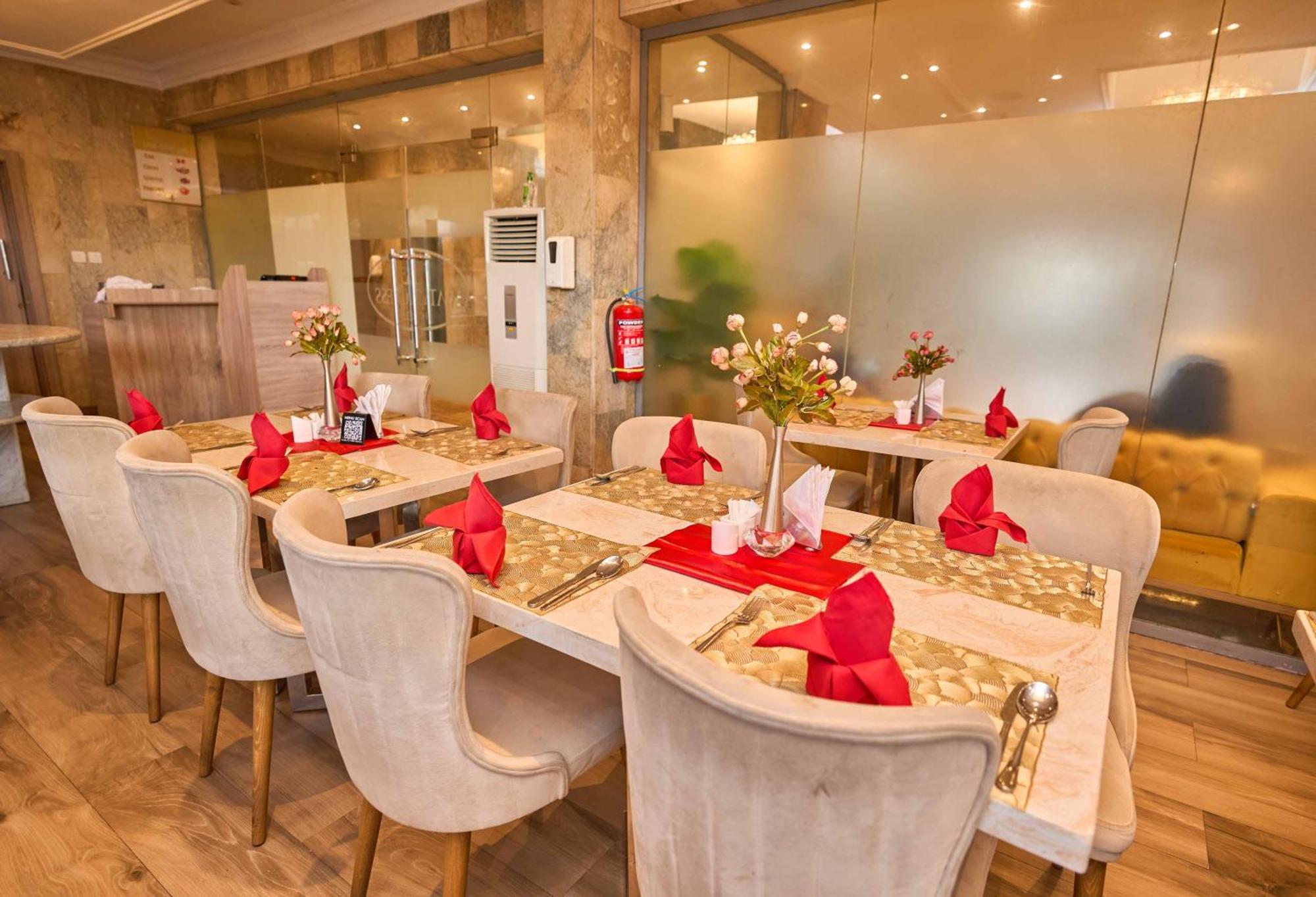 Watercress Hotels And Event Икея Экстерьер фото